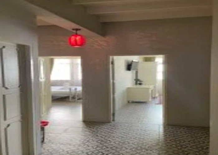 Отель Roomquest 2499 Heritage Chinatown 5*