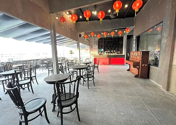 Отель Roomquest 2499 Heritage Chinatown 5*