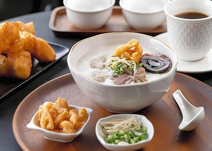 Roomquest 2499 Heritage Chinatown Отель Бангкок