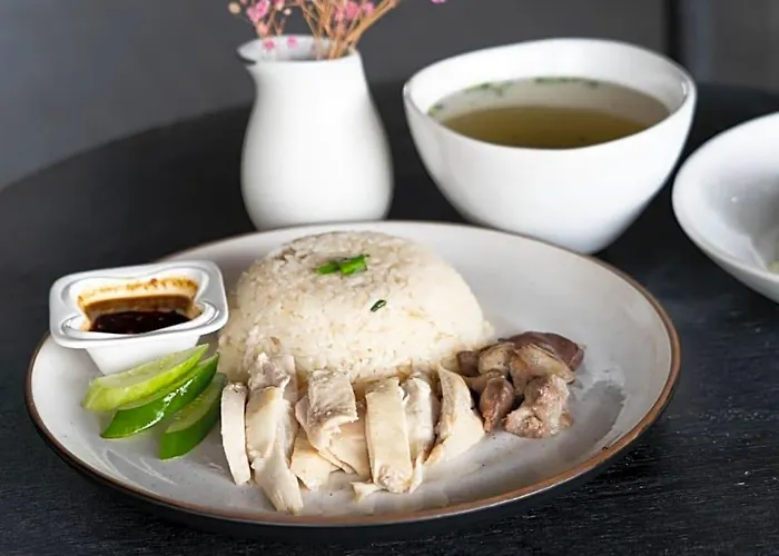 Отель Roomquest 2499 Heritage Chinatown 5*